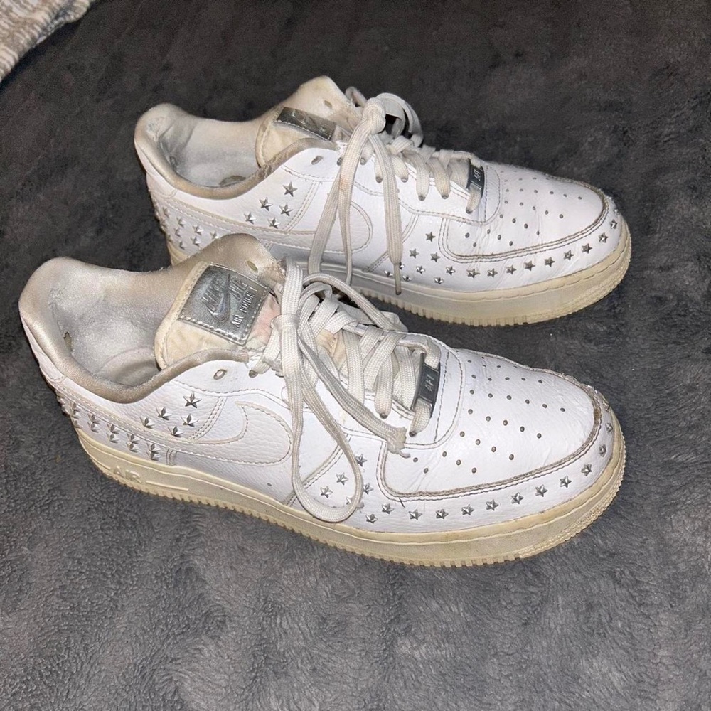 - Nike Air Force 1s Low Star-Studded 2018 -
Size 9.5 (women’s)